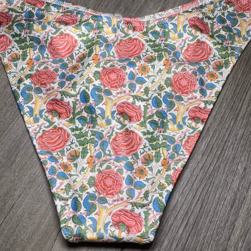 EUC Like New Ladybird Bikini Top (XXL) and Bottom (Large) Floral Ruffle Gingham - Picture 9 of 15